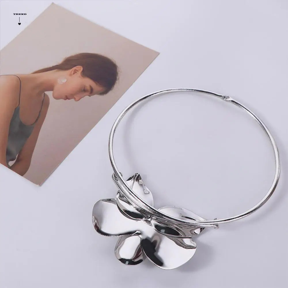 Alloy Large Metal Flower Necklace Bohemian Statement Jewelry 3D Flowers Necklaces Cheongsam Silver Exaggerated Choker Party