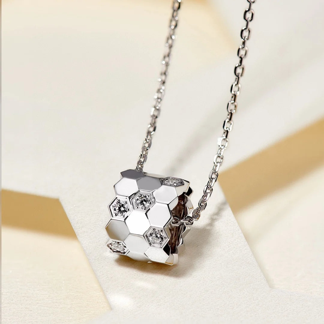 S 925 sterling silver diamond studded 18K gold premium CNC honeycomb series charming women's necklace. Bee My Love